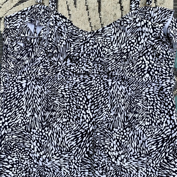 SOLD! Island Escape Swimwear Black & White Animal Print Ruffle Tankini Top - Picture 5 of 15